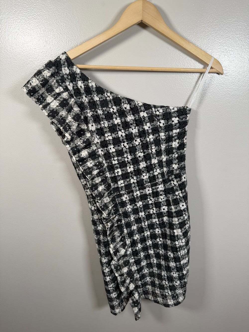 Lovers & Friends Seana Mini Dress Size Small Lace One Shoulder Black Ivory - Picture 3 of 11